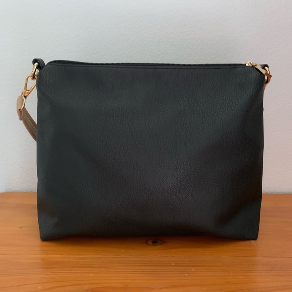 Wilson’s Leather two piece black and tan purses - Picture 7 of 8